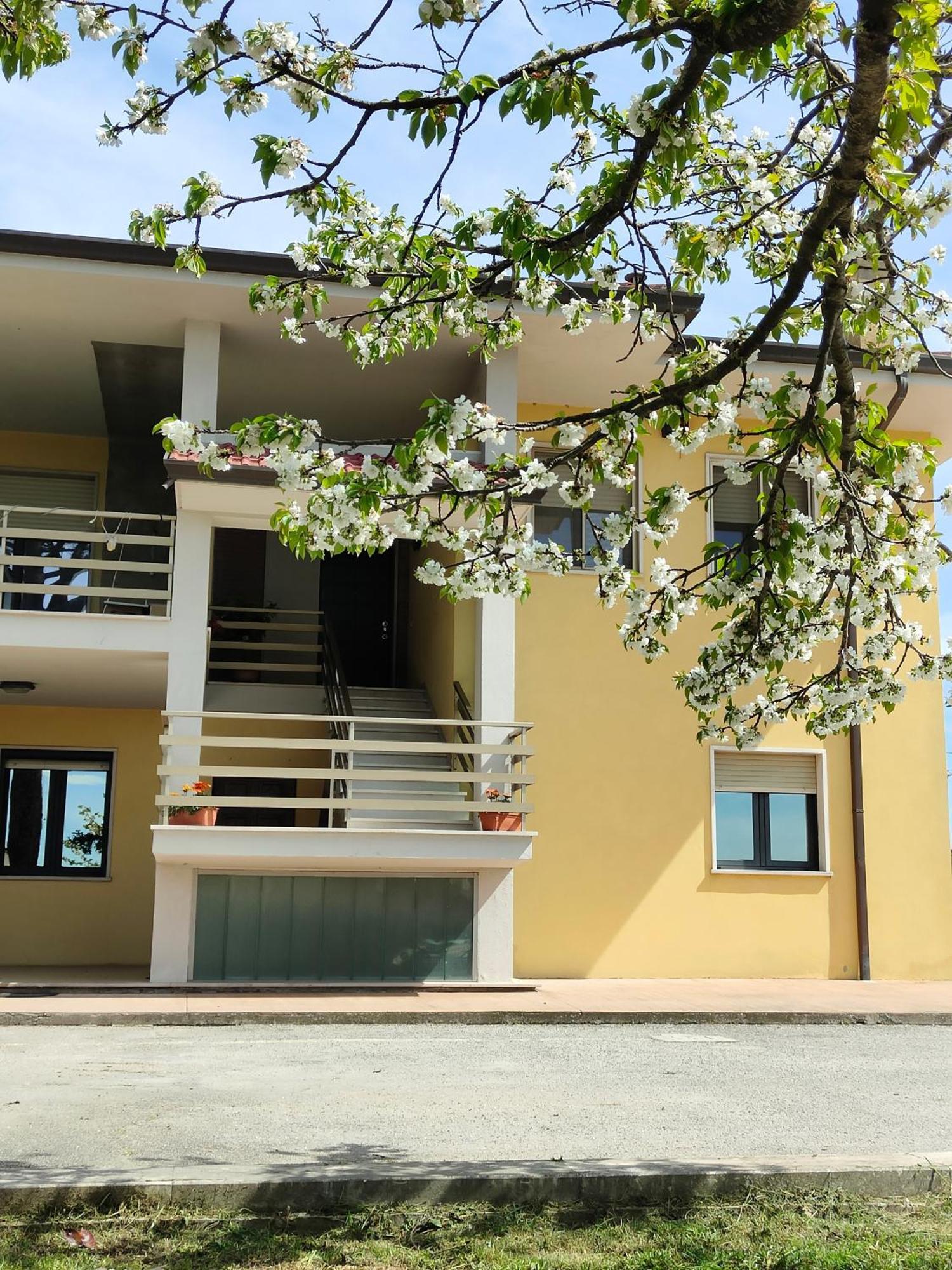Bastia Home Appartamento Бастия-Умбра Экстерьер фото