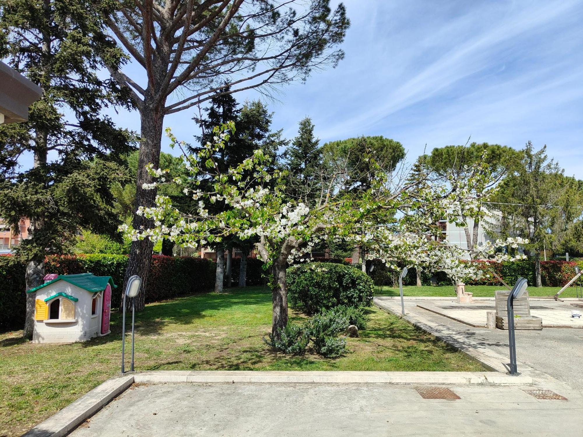 Bastia Home Appartamento Бастия-Умбра Экстерьер фото